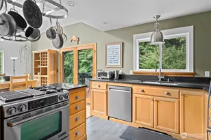 411 Puget Dr, Coupeville, WA 98239 - Photo 12