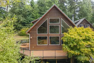 411 Puget Dr, Coupeville, WA 98239 - Photo 1
