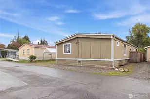 1110 101st St Ct E, Tacoma, WA 98445 - Photo 2