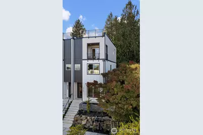 2721 Belvidere Avenue SW, Seattle, WA 98126 - Photo 2
