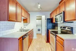 750 N 143rd St, Seattle, WA 98133 - Photo 10