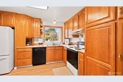 15914 SE 176th Place, Renton, WA 98058 - Photo 8