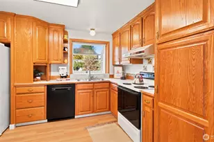 15914 SE 176th Pl, Renton, WA 98058 - Photo 8