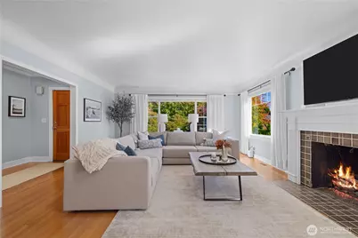1537 Thorndyke Avenue W, Seattle, WA 98199 - Photo 4