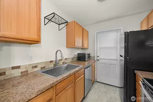 1906 N 30th St, Mount Vernon, WA 98273 - Photo 6