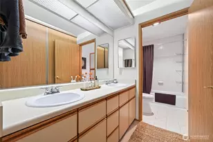 1266 Bellevue Way NE, Bellevue, WA 98004 - Photo 16
