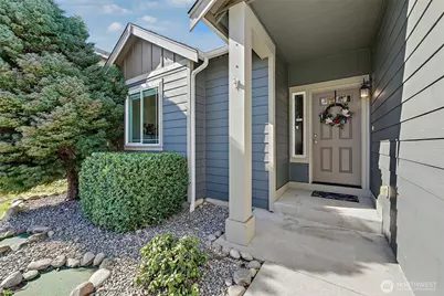 10005 Cochrane Avenue SE, Yelm, WA 98597 - Photo 2
