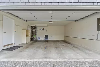 613 Bellevue Way SE, Bellevue, WA 98004 - Photo 24