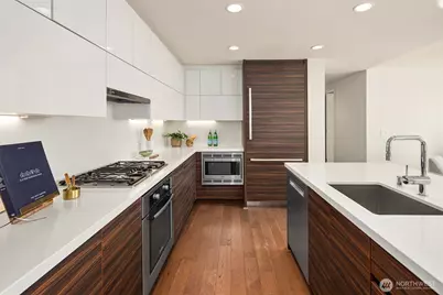 588 Bell Street #1407S, Seattle, WA 98121 - Photo 10