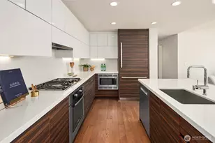 588 Bell St, Seattle, WA 98121 - Photo 10