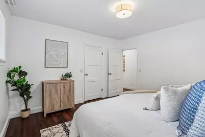 13717 N Stone Avenue, Seattle, WA 98133 - Photo 12