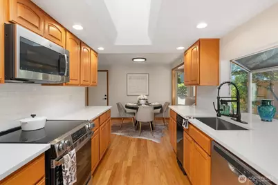 15010 SE 46th Way, Bellevue, WA 98006 - Photo 10