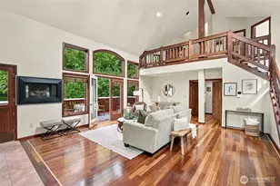 8025 45th Ave NE, Seattle, WA 98115 - Photo 2