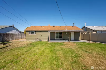 719 W Loop Drive, Moses Lake, WA 98837 - Photo 2