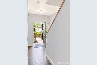 6750 163rd Place SE #B, Bellevue, WA 98006 - Photo 4
