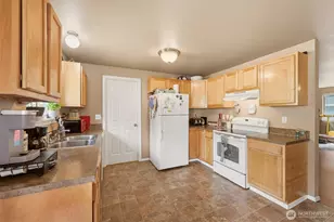 7016 Gaston Ln SW, Tumwater, WA 98501 - Photo 10