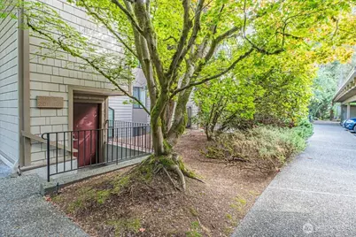 13730 15th Avenue NE #C101, Seattle, WA 98125 - Photo 24