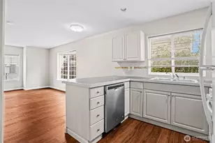8526 Nesbit Ave N, Seattle, WA 98103 - Photo 14