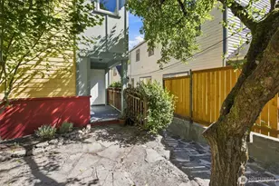 6527 21st Ave NE, Seattle, WA 98115 - Photo 2