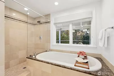 37 Tatoosh Ky, Bellevue, WA 98006 - Photo 24