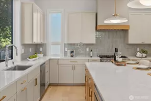 5739 25th Ave NE, Seattle, WA 98105 - Photo 12