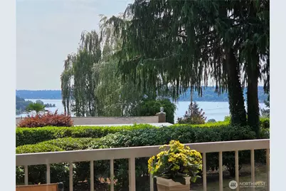 18540 63rd Avenue NE, Kenmore, WA 98028 - Photo 2