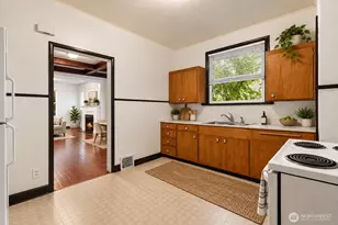 108 NE 61st St, Seattle, WA 98115 - Photo 6