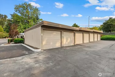 9715 NE Juanita Drive #210B, Kirkland, WA 98034 - Photo 24