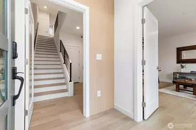 18303 96th Avenue NE #B, Bothell, WA 98011 - Photo 2