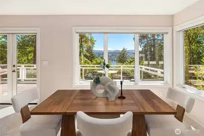 9210 Parkwood Ridge Road, Mercer Island, WA 98040 - Photo 8