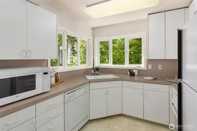 9210 Parkwood Ridge Road, Mercer Island, WA 98040 - Photo 26