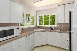 9210 Parkwood Ridge Rd, Mercer Island, WA 98040 - Photo 26