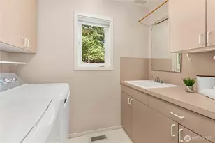 9210 Parkwood Ridge Rd, Mercer Island, WA 98040 - Photo 20