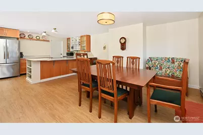 6710 Parkpoint Way NE #E-402, Seattle, WA 98115 - Photo 16