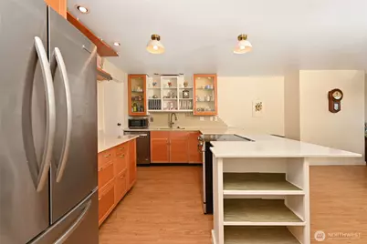 6710 Parkpoint Way NE #E-402, Seattle, WA 98115 - Photo 12