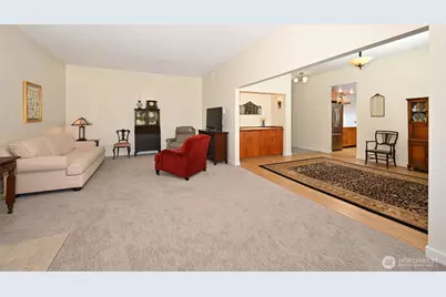 6710 Parkpoint Way NE #E-402, Seattle, WA 98115 - Photo 6