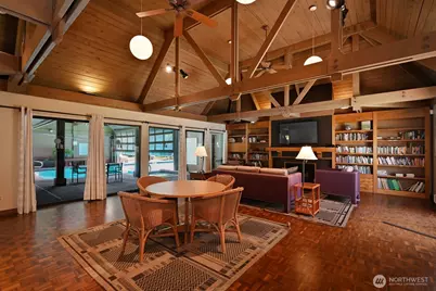 6710 Parkpoint Way NE #E-402, Seattle, WA 98115 - Photo 36