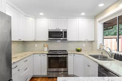 11228 108th Avenue NE, Kirkland, WA 98033 - Photo 14
