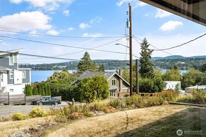 11530 87th Avenue S, Seattle, WA 98178 - Photo 2
