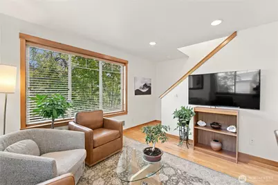 5252 12th Avenue NE #B, Seattle, WA 98105 - Photo 6