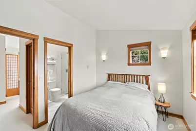 5252 12th Avenue NE #B, Seattle, WA 98105 - Photo 10