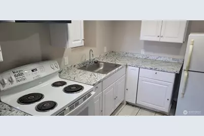 615 Martin Luther King Jr Way #B, Tacoma, WA 98405 - Photo 2
