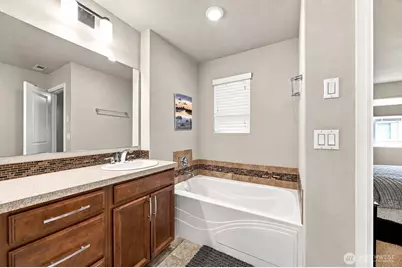 2733 197th Lane SW #B, Lynnwood, WA 98036 - Photo 12