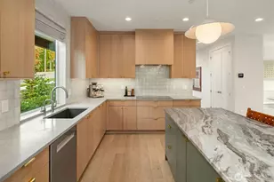 1030 3rd St, Kirkland, WA 98033 - Photo 6