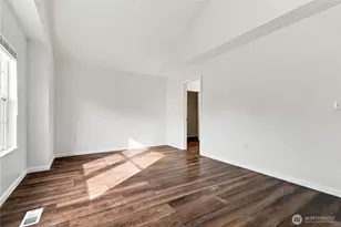 22634 NE 4th Pl, Sammamish, WA 98074 - Photo 16