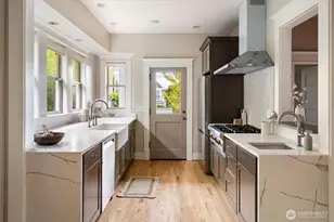 2423 8th Ave W, Seattle, WA 98119 - Photo 10
