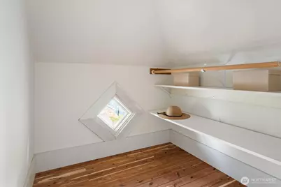 2423 8th Avenue W, Seattle, WA 98119 - Photo 22