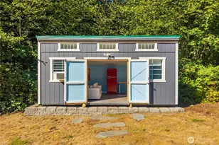 8132 NE Yeti Ln, Bainbridge Island, WA 98110 - Photo 24