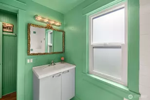 2359 NW 67th St, Seattle, WA 98117 - Photo 16