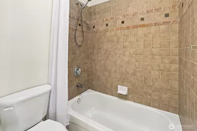 126 N 101st Street, Seattle, WA 98133 - Photo 18